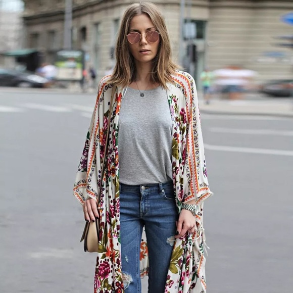 White Floral Kimono - Picture 2 of 8